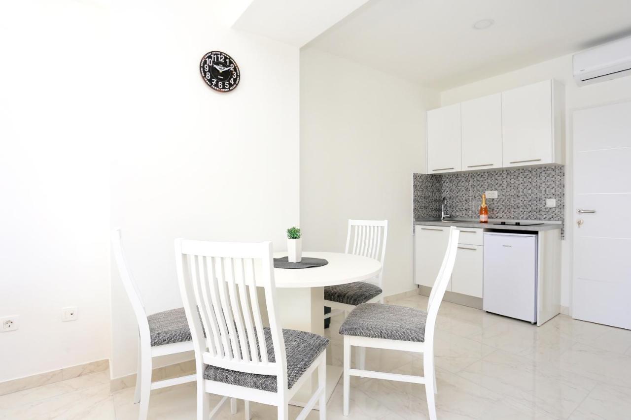 Family Friendly Apartments With A Swimming Pool Zivogosce - Porat, Makarska - 18150 Extérieur photo