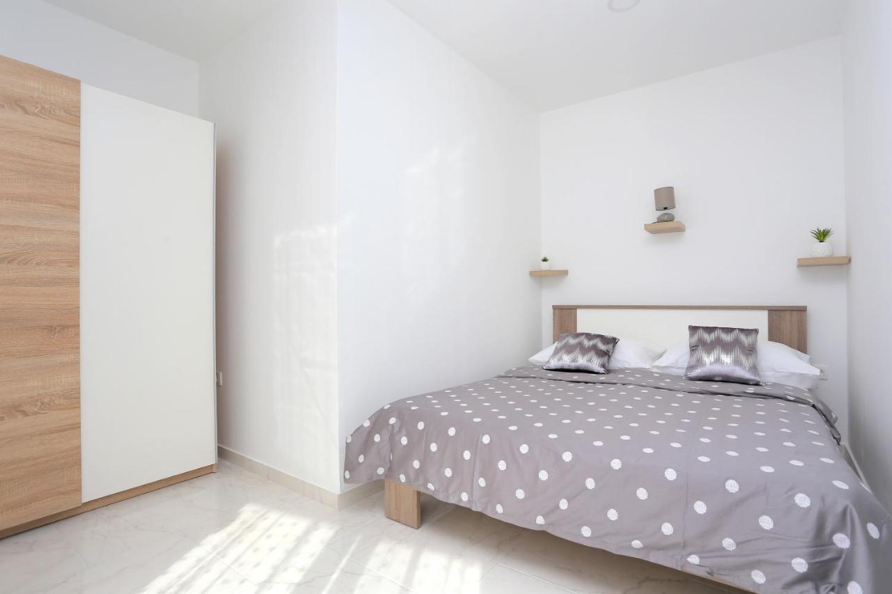 Family Friendly Apartments With A Swimming Pool Zivogosce - Porat, Makarska - 18150 Extérieur photo