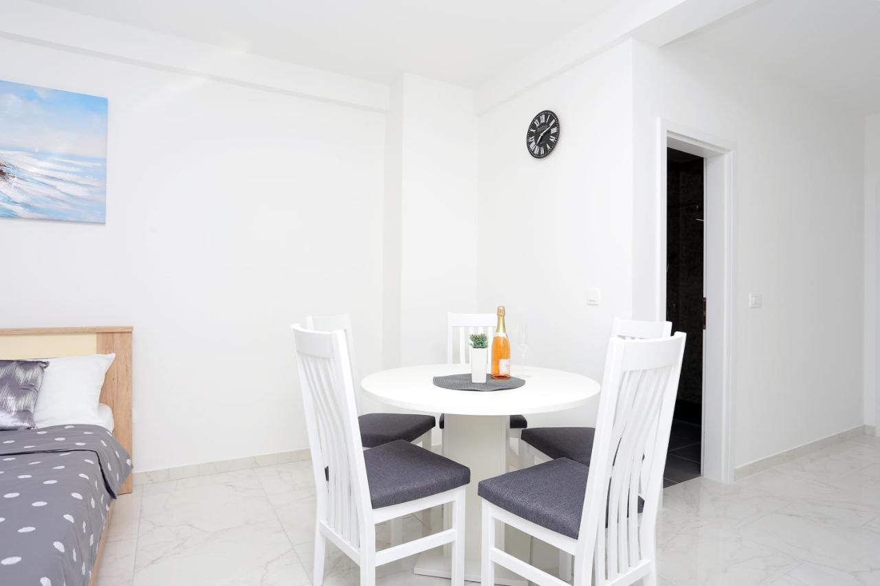 Family Friendly Apartments With A Swimming Pool Zivogosce - Porat, Makarska - 18150 Extérieur photo