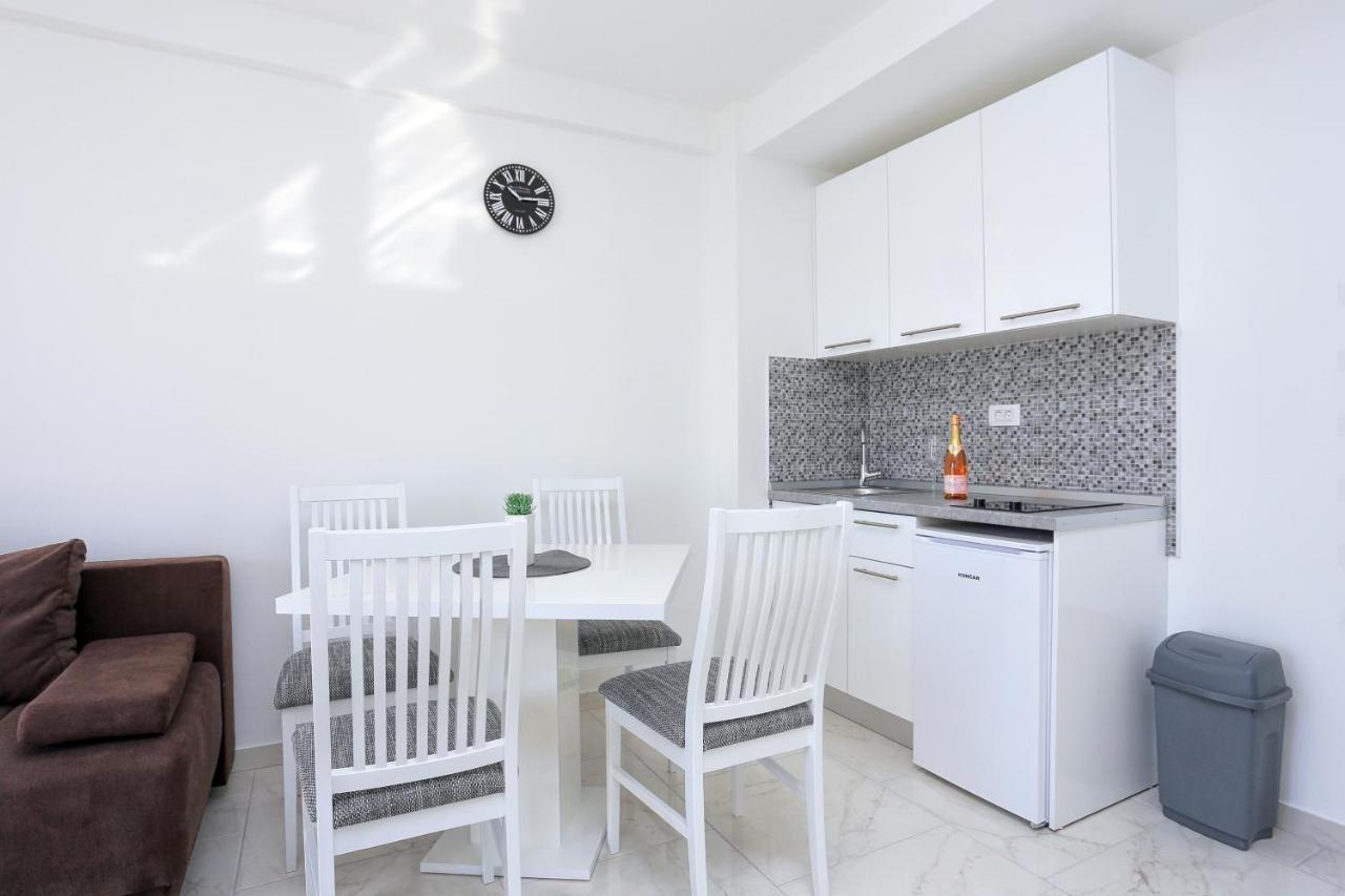 Family Friendly Apartments With A Swimming Pool Zivogosce - Porat, Makarska - 18150 Extérieur photo